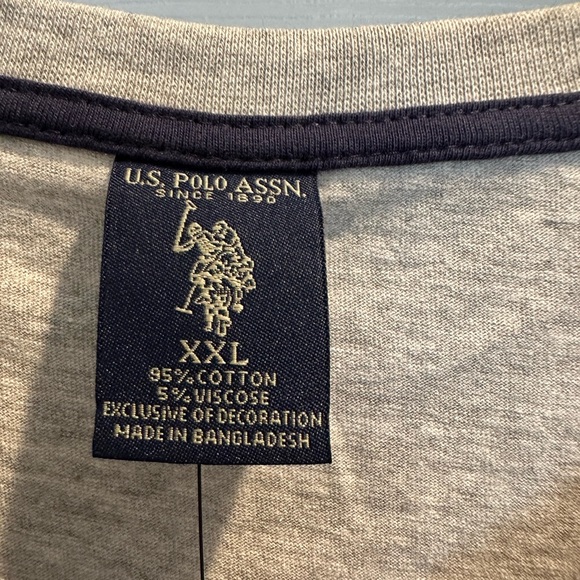 U.S. Polo Assn. Men's V-Neck Grey Knit T-Shirt Size XXL - Picture 5 of 6
